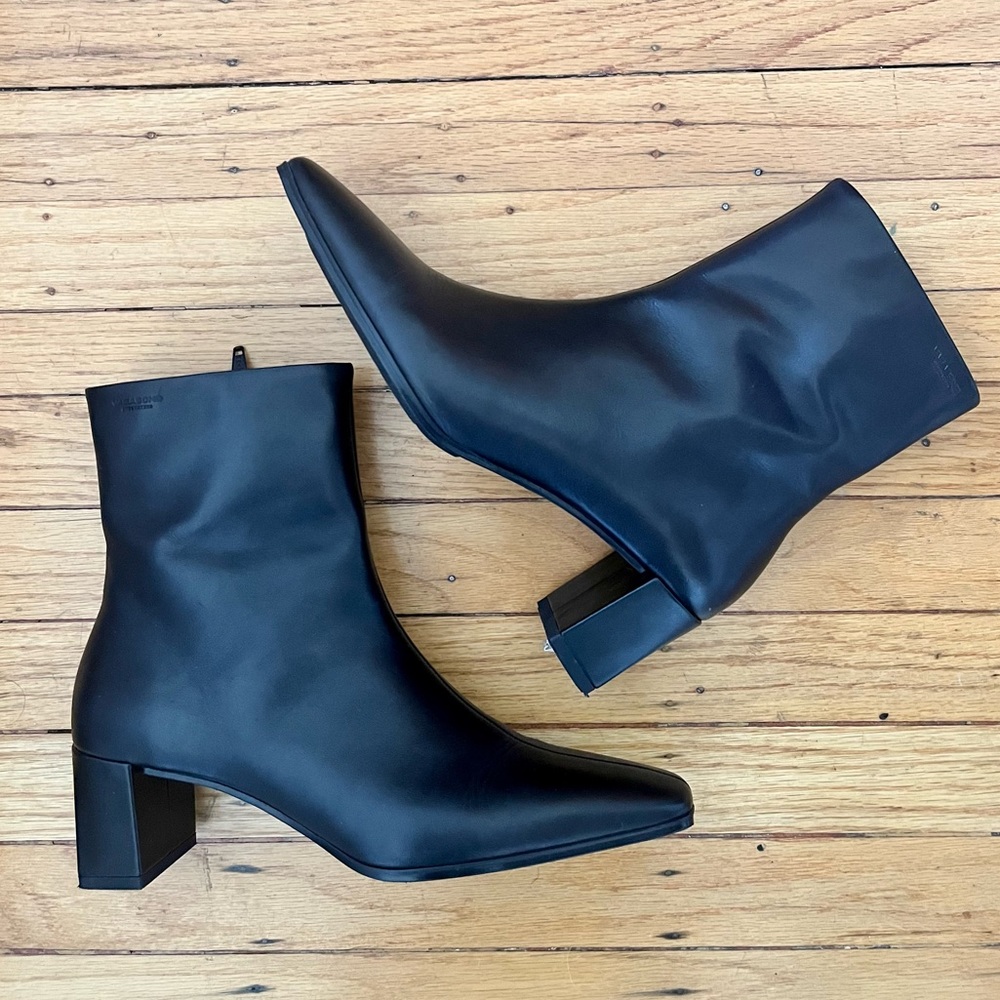 Vagabond Square-toe Heeled Black Leather Boots